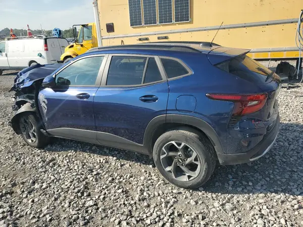 KL77LHE22RC044914 2024 CHEVROLET TRAX - Image 2
