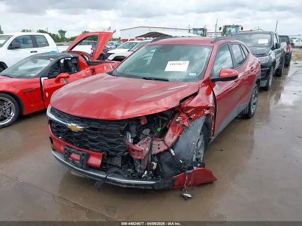 KL77LHE22RC106800 2024 CHEVROLET TRAX - Image 2
