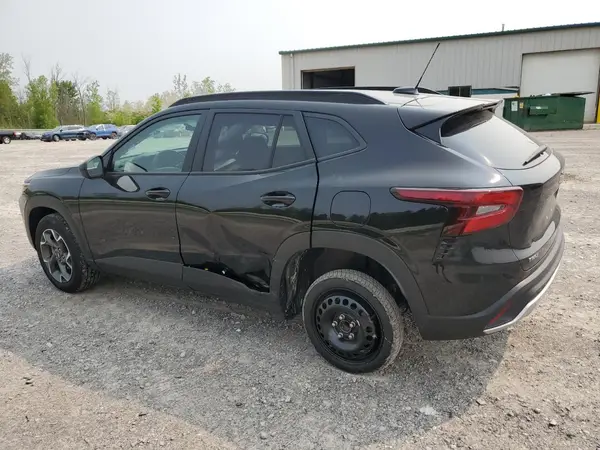 KL77LHE22RC124620 2024 CHEVROLET TRAX - Image 2