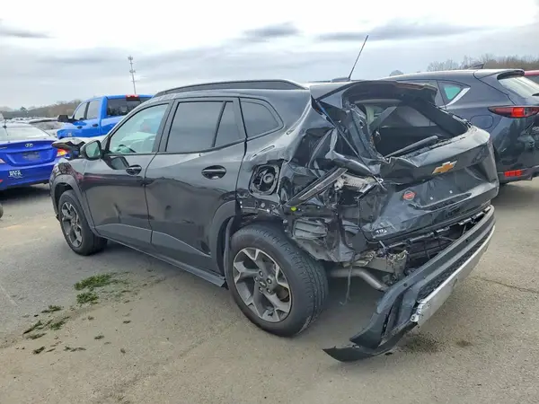 KL77LHE22RC175115 2024 CHEVROLET TRAX - Image 2
