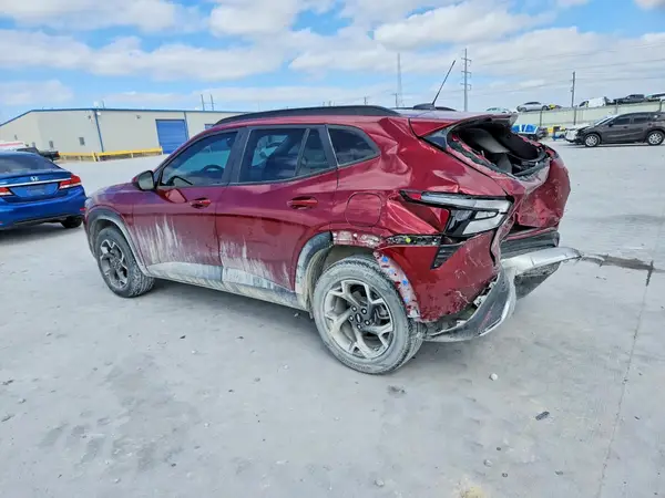 KL77LHE22RC185482 2024 CHEVROLET TRAX - Image 2