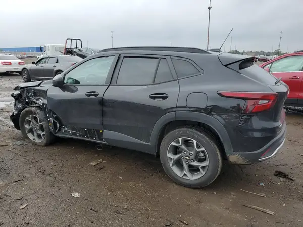 KL77LHE22RC190407 2024 CHEVROLET TRAX - Image 2