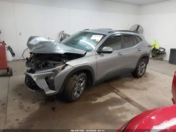 KL77LHE22RC190522 2024 CHEVROLET TRAX - Image 2