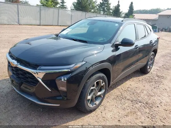 KL77LHE22RC190732 2024 CHEVROLET TRAX - Image 2