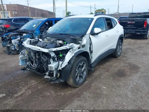 KL77LHE22RC205939 2024 CHEVROLET TRAX - Image 2