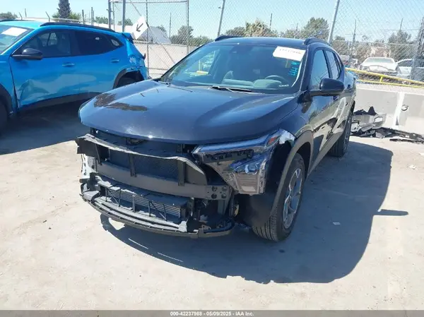 KL77LHE22RC226998 2024 CHEVROLET TRAX - Image 2