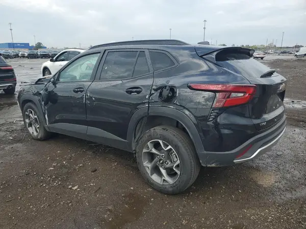 KL77LHE22RC240870 2024 CHEVROLET TRAX - Image 2