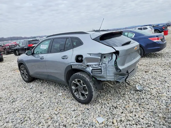 KL77LHE22RC246670 2024 CHEVROLET TRAX - Image 2