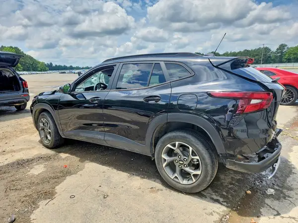 KL77LHE23RC001912 2024 CHEVROLET TRAX - Image 2