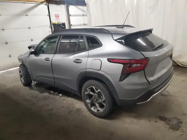 KL77LHE23RC009766 2024 CHEVROLET TRAX - Image 2