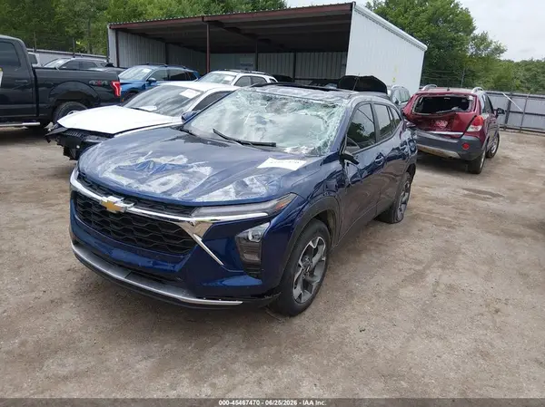 KL77LHE23RC013106 2024 CHEVROLET TRAX - Image 2