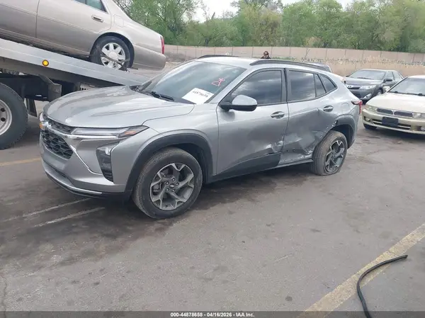 KL77LHE23RC022288 2024 CHEVROLET TRAX - Image 2