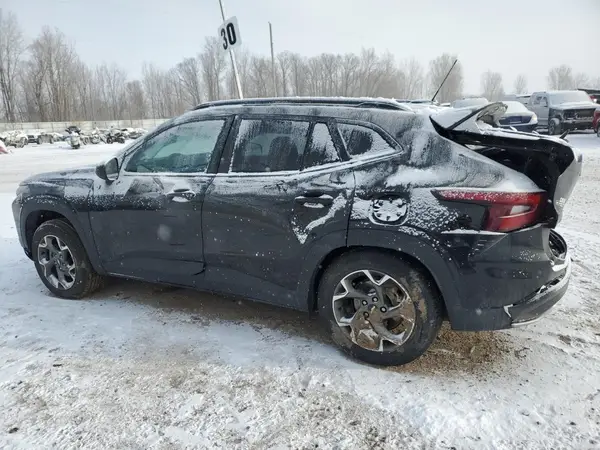 KL77LHE23RC023781 2024 CHEVROLET TRAX - Image 2