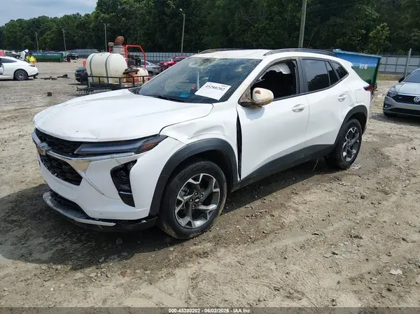 KL77LHE23RC030648 2024 CHEVROLET TRAX - Image 2