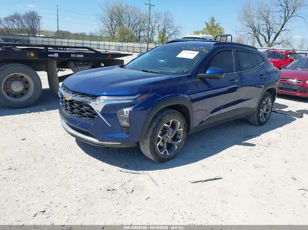 KL77LHE23RC114873 2024 CHEVROLET TRAX - Image 2