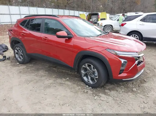 KL77LHE23RC115246 2024 CHEVROLET TRAX - Image 1