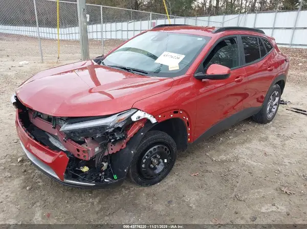 KL77LHE23RC115246 2024 CHEVROLET TRAX - Image 2