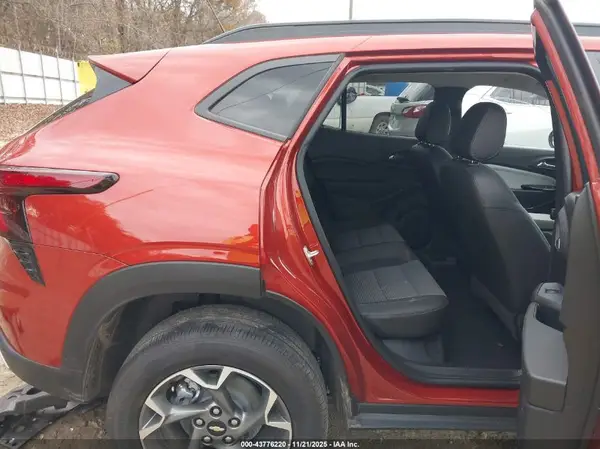KL77LHE23RC115246 2024 CHEVROLET TRAX - Image 8