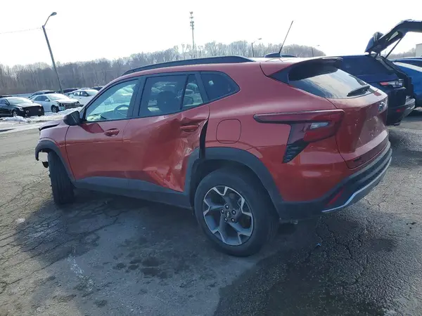 KL77LHE23RC132595 2024 CHEVROLET TRAX - Image 2