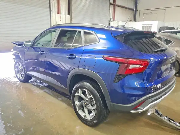 KL77LHE23RC141670 2024 CHEVROLET TRAX - Image 2