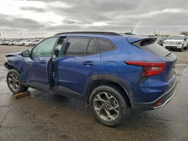KL77LHE23RC169355 2024 CHEVROLET TRAX - Image 2