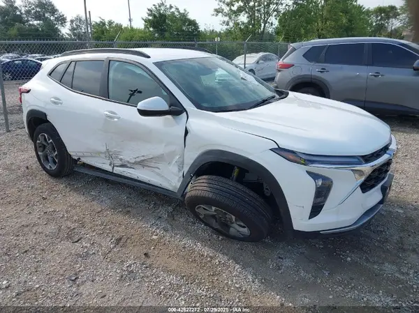 KL77LHE23RC174457 2024 CHEVROLET TRAX - Image 1