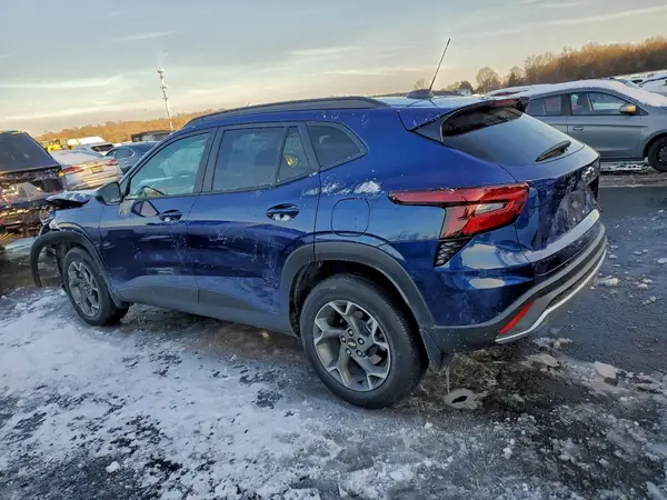 KL77LHE23RC174698 2024 CHEVROLET TRAX - Image 2