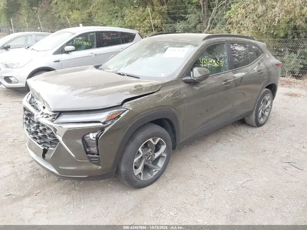 KL77LHE23RC196779 2024 CHEVROLET TRAX - Image 2