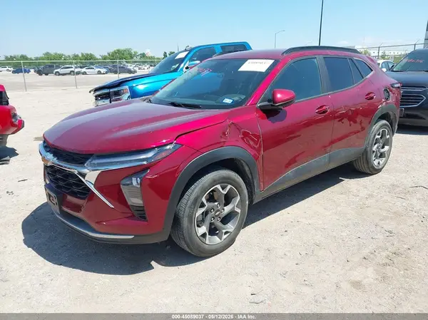 KL77LHE23RC210437 2024 CHEVROLET TRAX - Image 2