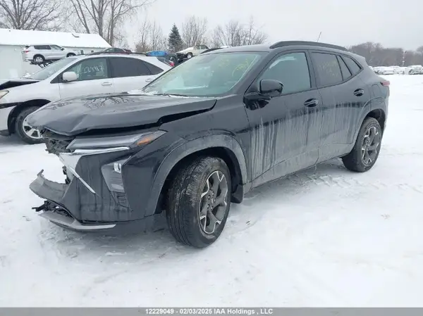 KL77LHE23RC231532 2024 CHEVROLET TRAX - Image 2