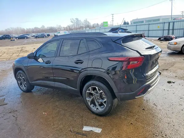 KL77LHE23RC232258 2024 CHEVROLET TRAX - Image 2