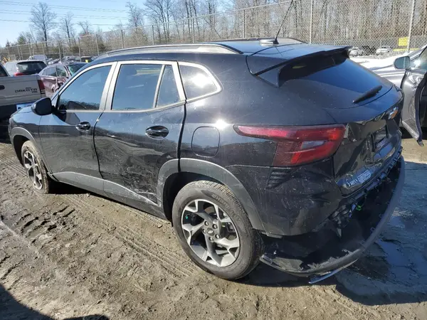KL77LHE23RC234186 2024 CHEVROLET TRAX - Image 2