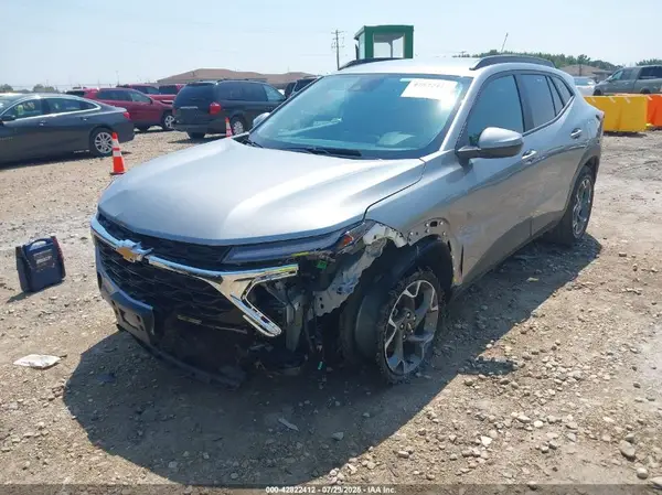 KL77LHE23RC238710 2024 CHEVROLET TRAX - Image 2