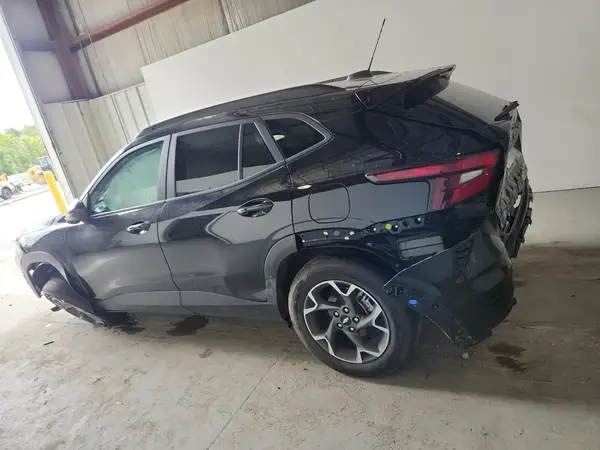 KL77LHE23RC238898 2024 CHEVROLET TRAX - Image 2