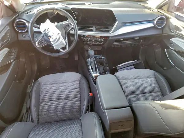 KL77LHE23RC240330 2024 CHEVROLET TRAX - Image 8