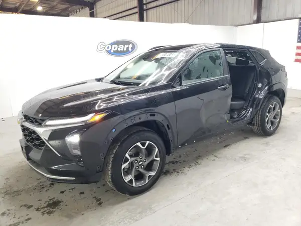KL77LHE23RC240621 2024 CHEVROLET TRAX - Image 1