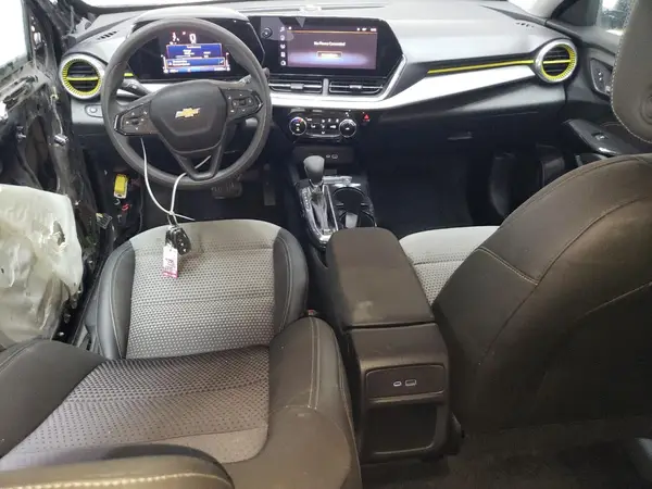 KL77LHE23RC240621 2024 CHEVROLET TRAX - Image 8