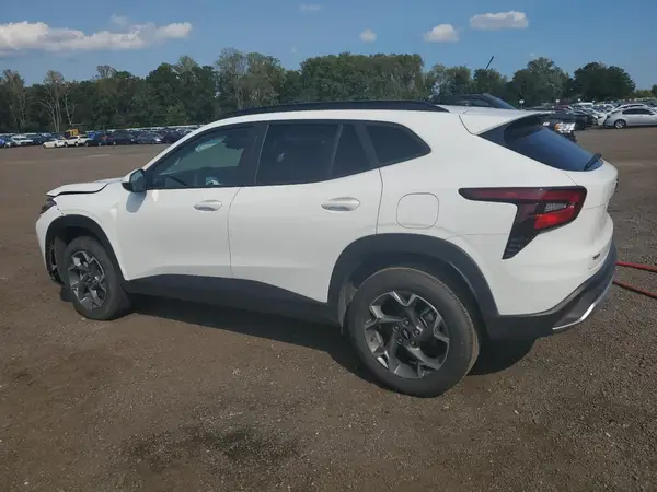 KL77LHE23RC242725 2024 CHEVROLET TRAX - Image 2