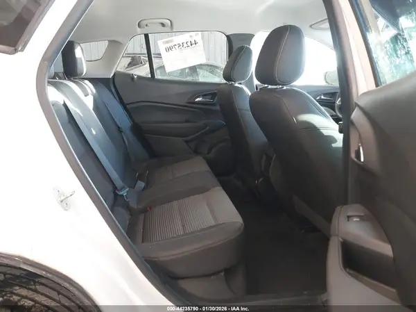 KL77LHE24RC045207 2024 CHEVROLET TRAX - Image 8
