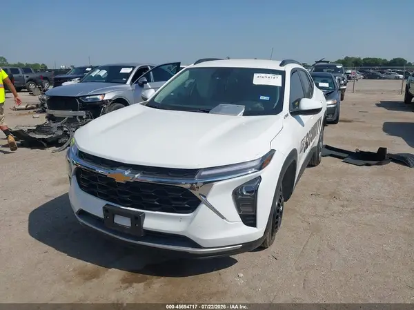 KL77LHE24RC086355 2024 CHEVROLET TRAX - Image 2
