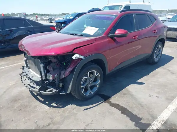 KL77LHE24RC092513 2024 CHEVROLET TRAX - Image 2