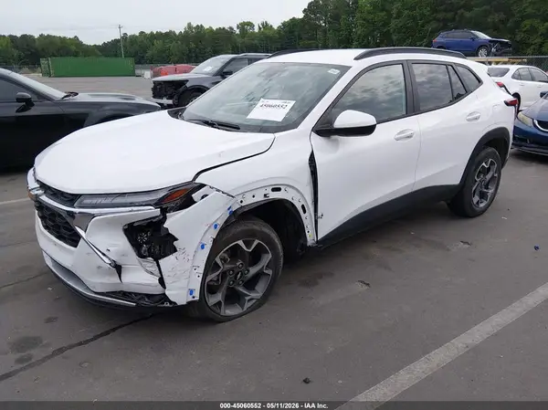 KL77LHE24RC093371 2024 CHEVROLET TRAX - Image 2