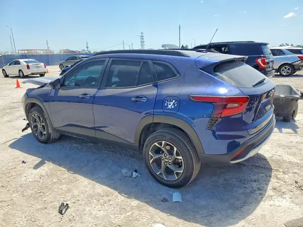 KL77LHE24RC116874 2024 CHEVROLET TRAX - Image 2