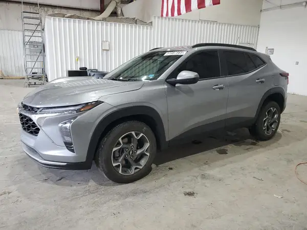 KL77LHE24RC123517 2024 CHEVROLET TRAX - Image 1