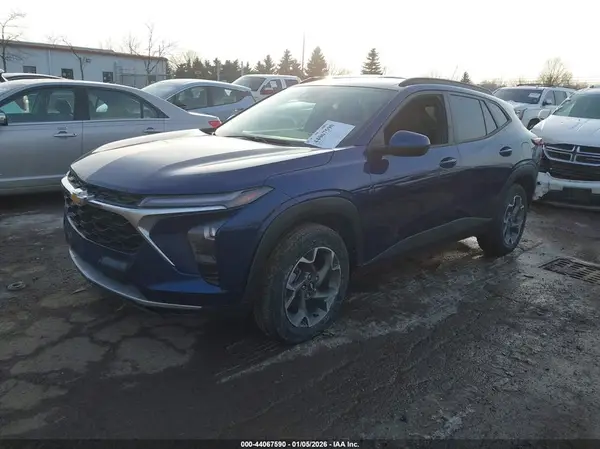 KL77LHE24RC130659 2024 CHEVROLET TRAX - Image 2