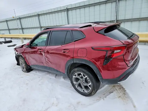 KL77LHE24RC133965 2024 CHEVROLET TRAX - Image 2