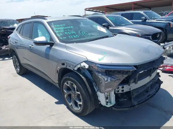 KL77LHE24RC140852 2024 CHEVROLET TRAX - Image 1