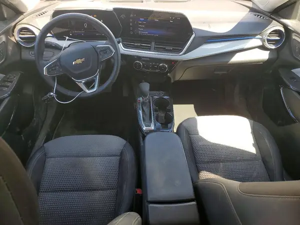 KL77LHE24RC158736 2024 CHEVROLET TRAX - Image 8