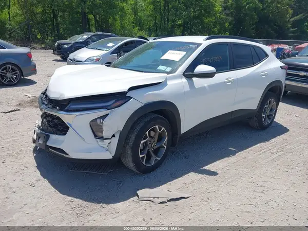 KL77LHE24RC160549 2024 CHEVROLET TRAX - Image 2