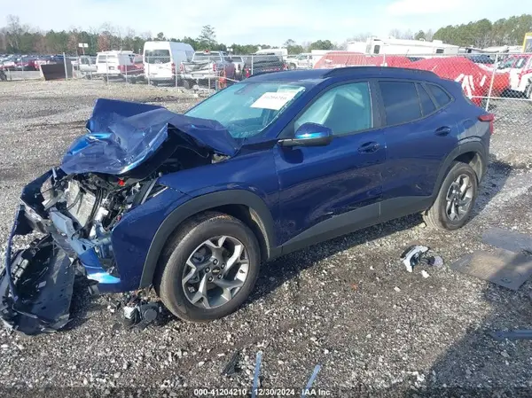 KL77LHE24RC161930 2024 CHEVROLET TRAX - Image 2